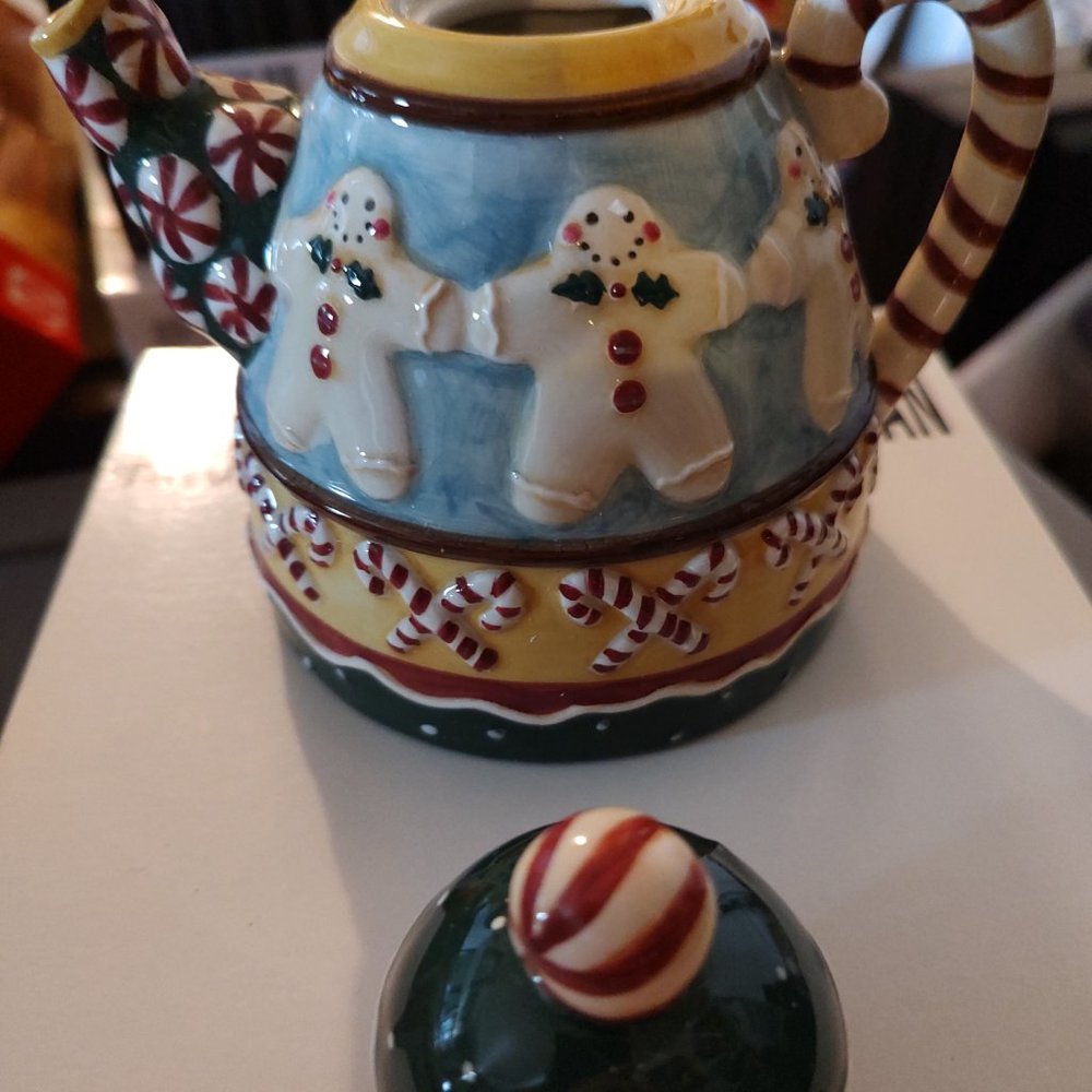 Gingerbread tea pot - Picture 2 of 2
